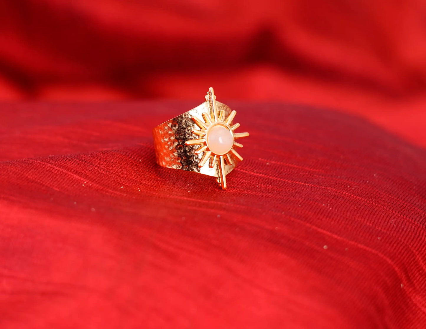Smara Geometric Natural White Stone Adjustable Ring