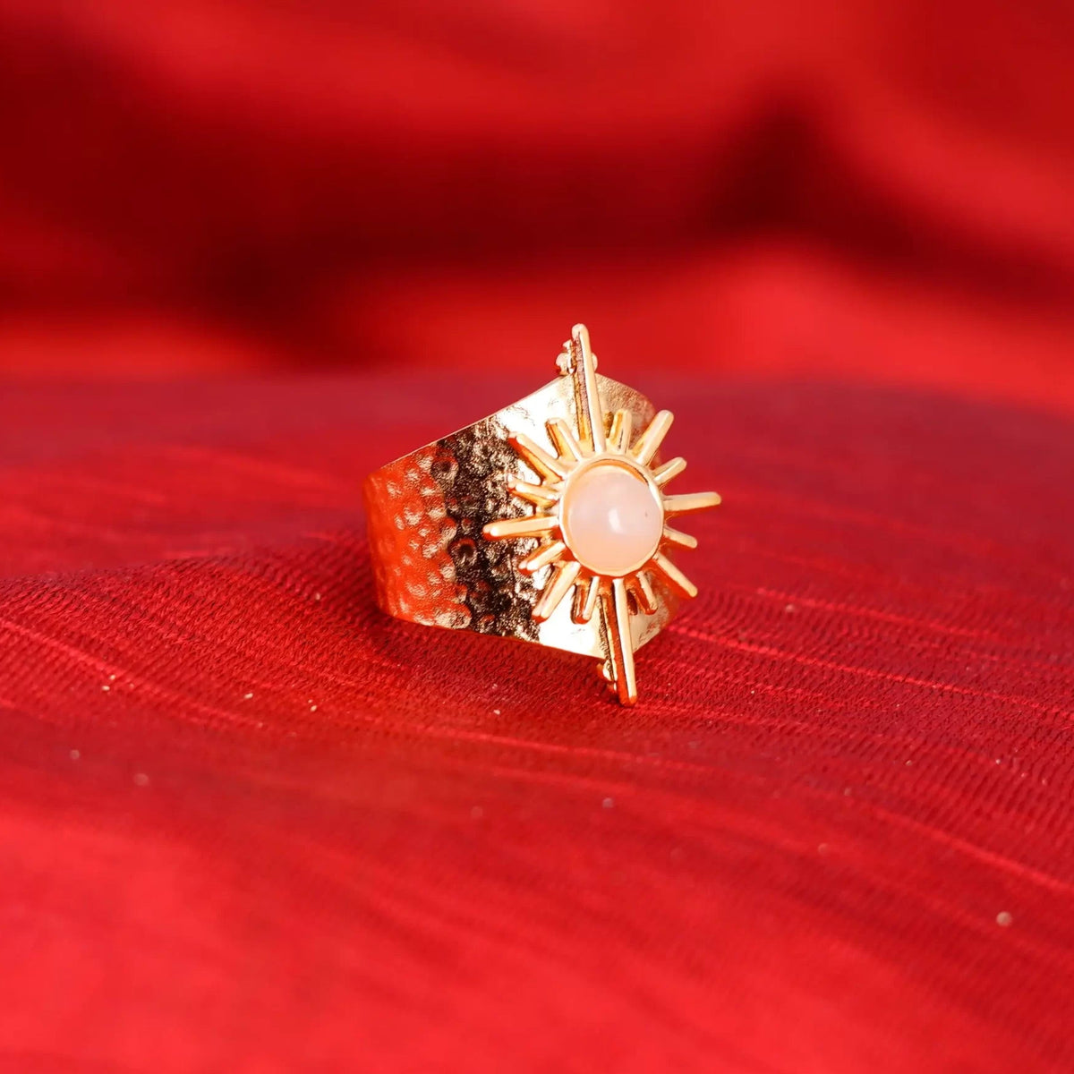 Smara Geometric Natural White Stone Adjustable Ring