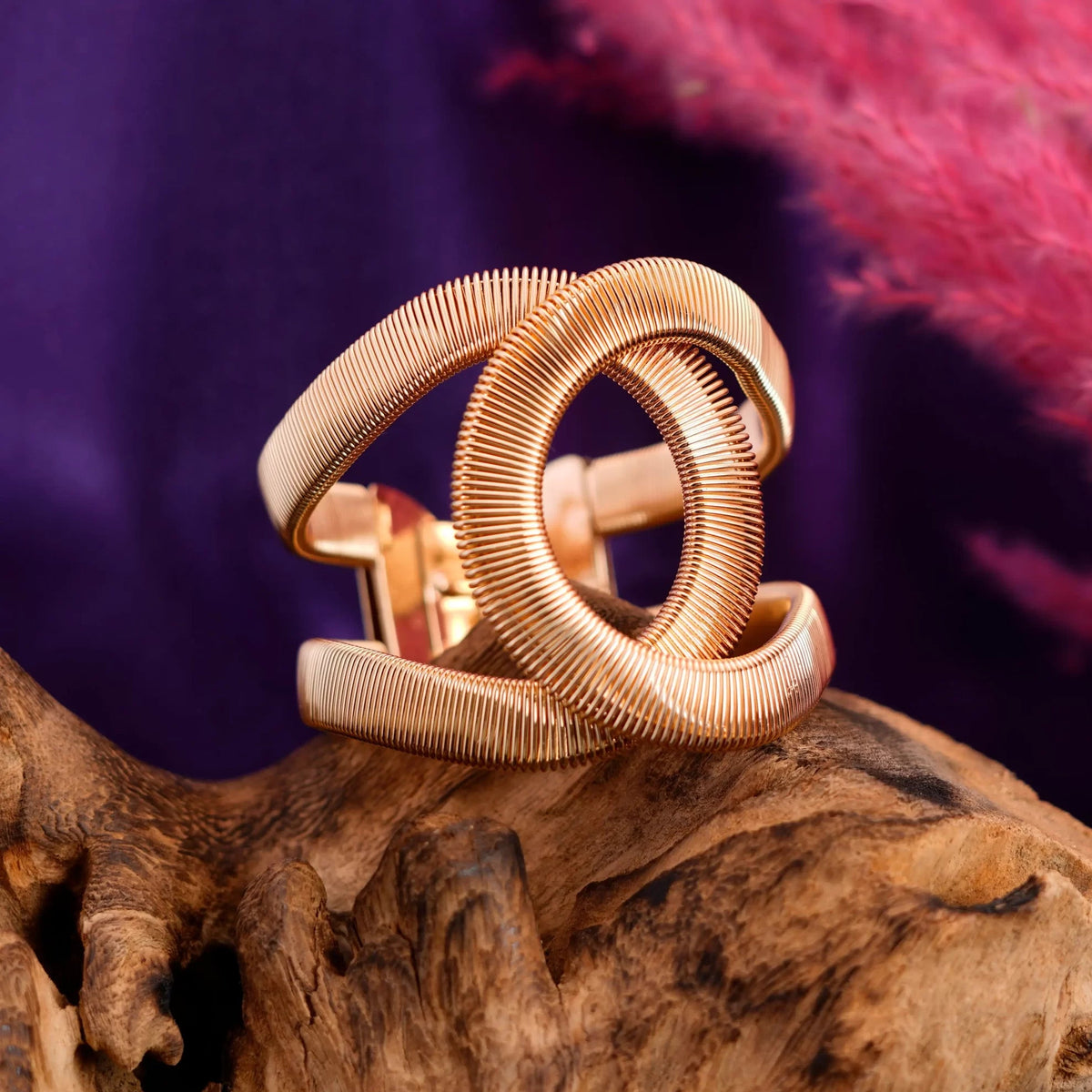 Smara Gold Cross Bracelet