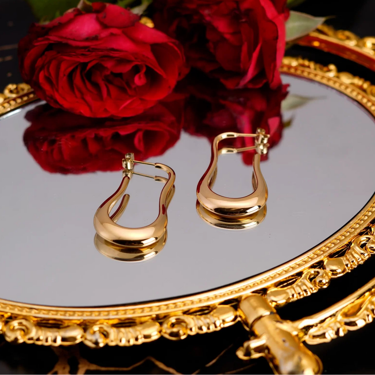 Smara Irregular U-Shaped Earrings