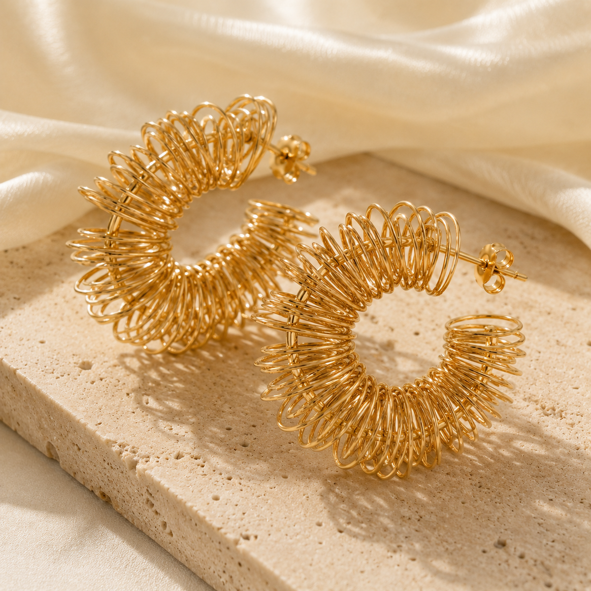Smara 18K Gold Plated Curvy Wired Earrings
