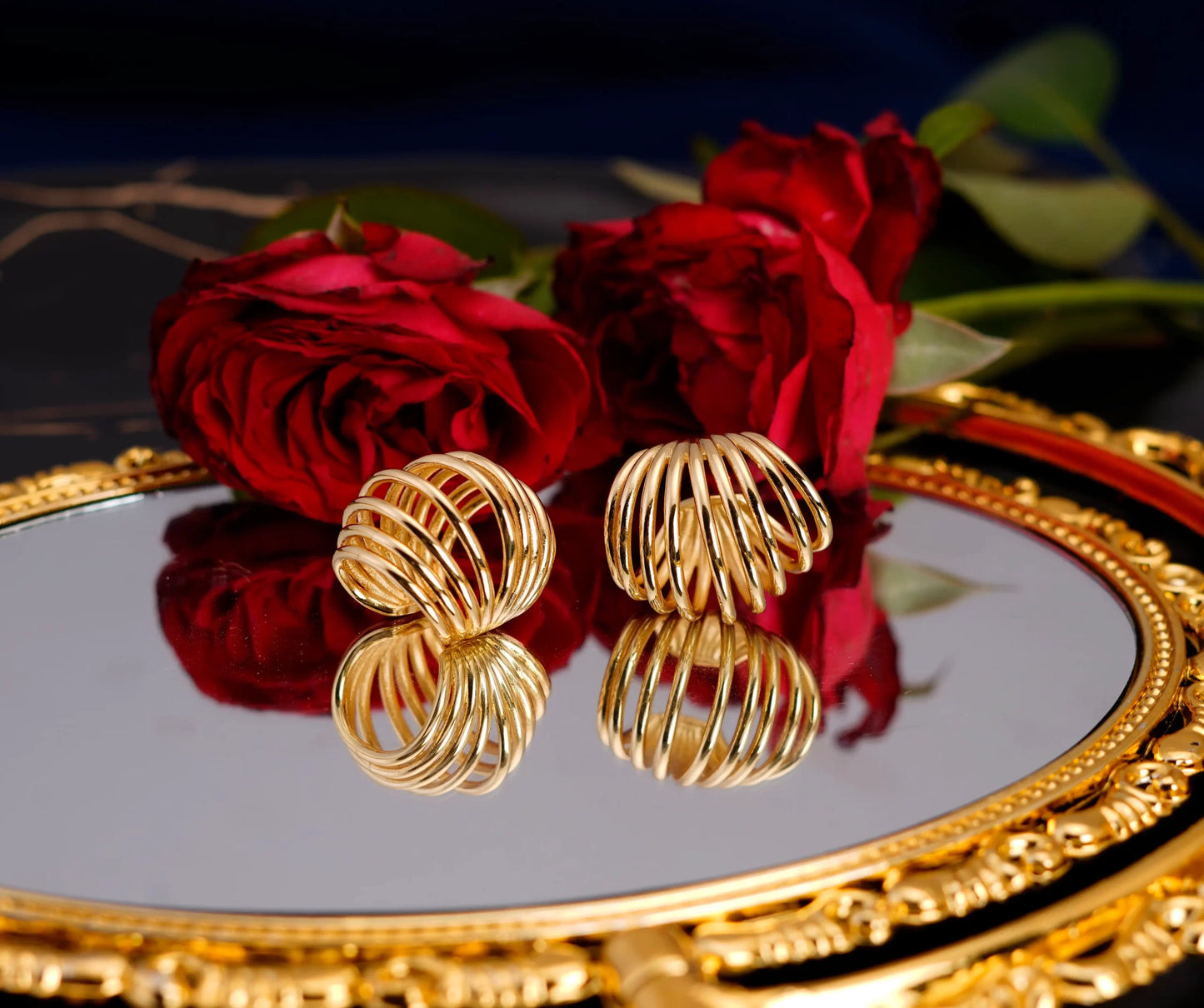 Smara Geometric Hollow Ear Clips