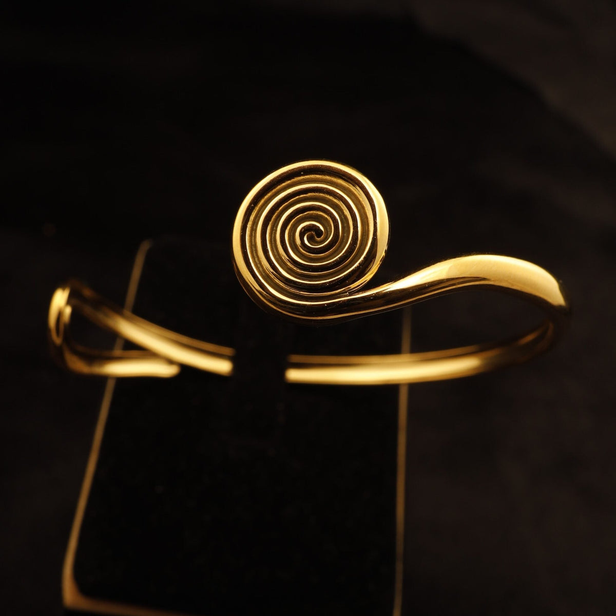 Smara 18K Gold Plated Asymmetrical Bracelet