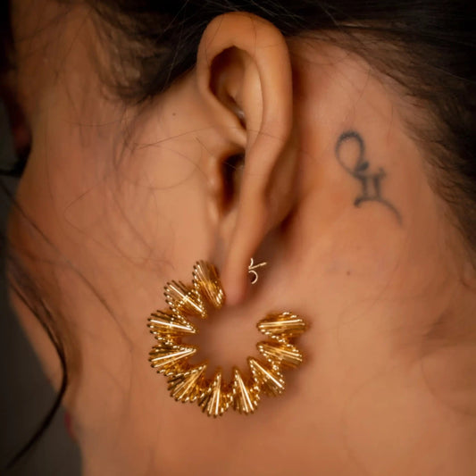 Smara 18K Gold Plated Curvy Wired Earrings