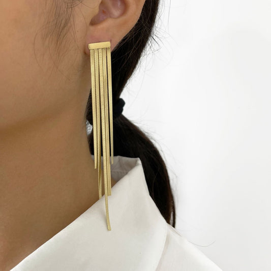 Smara Bold Chain Tassel Earrings