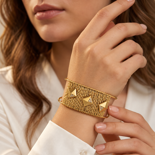 Smara Wired Broad Stone Studed Bracelet