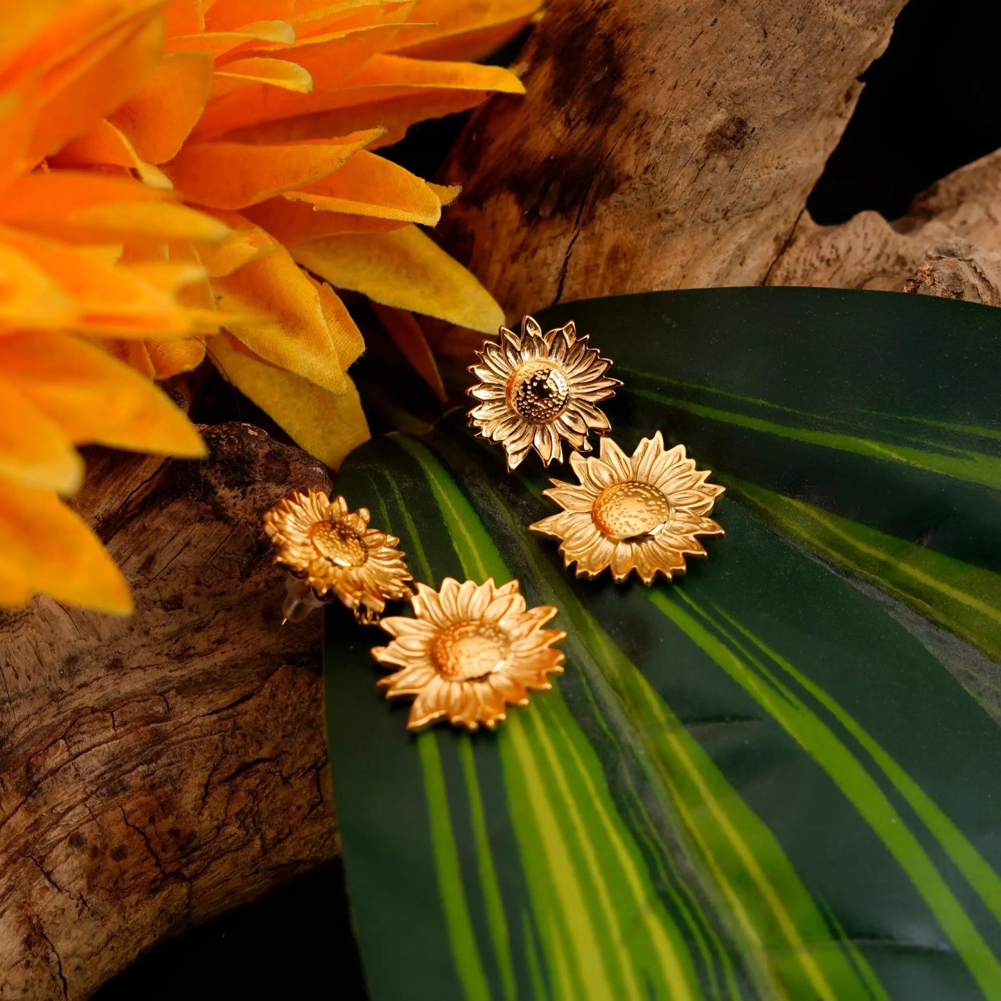 Smara Sunflower Earrings