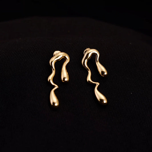 Smara Twisted Water Drop Earrings