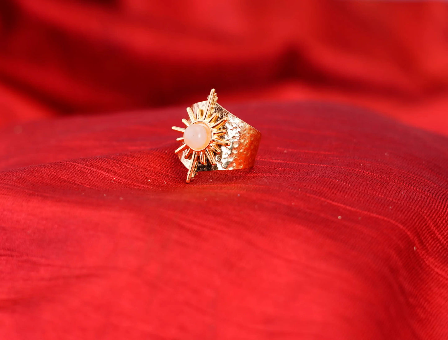 Smara Geometric Natural White Stone Adjustable Ring