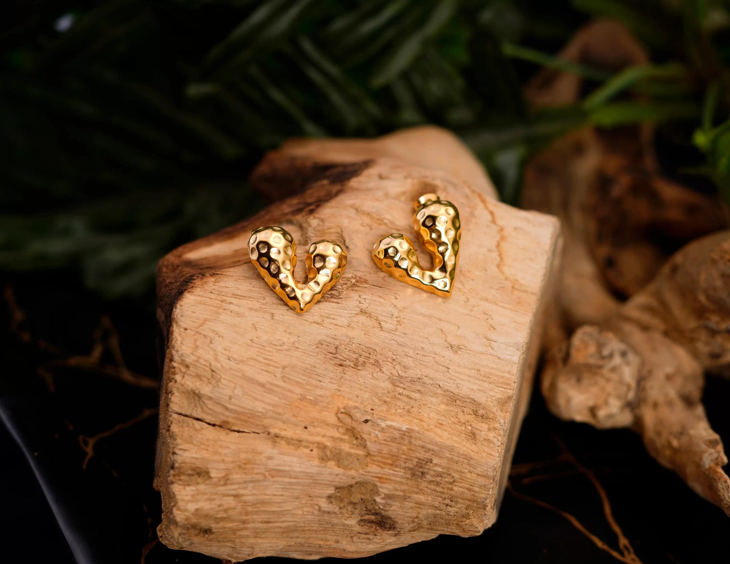 Smara Love Textured Earrings