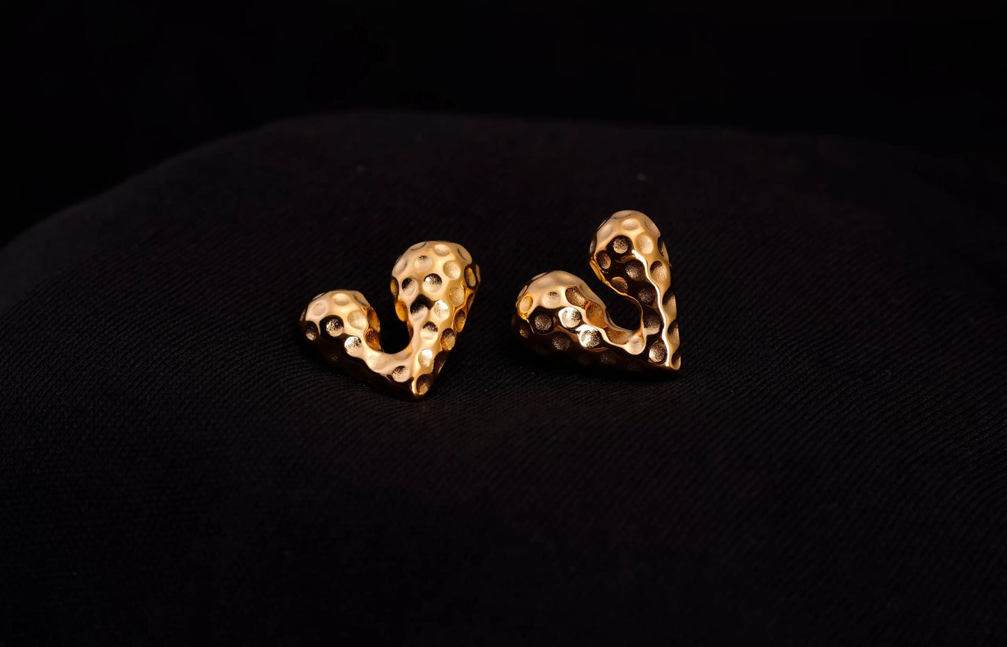 Smara Love Textured Earrings