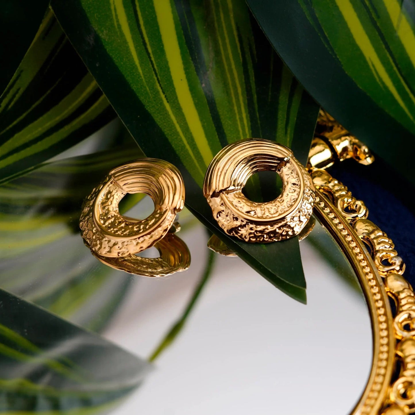 Smara Round Pleated Hammered Stud Earrings