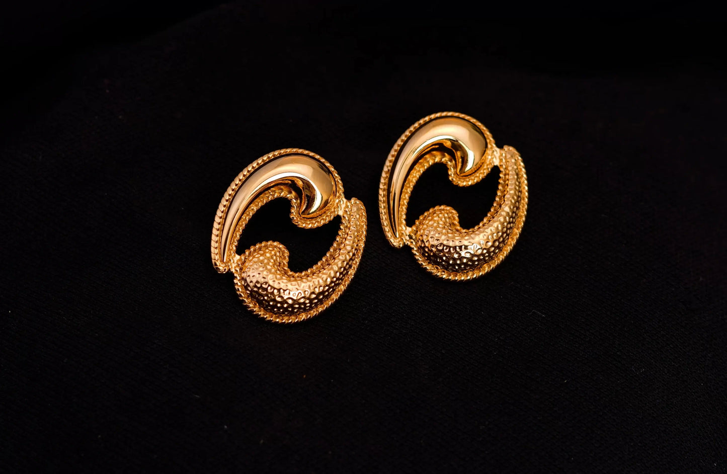 Smara Gold Cancer Star Sign Earrings