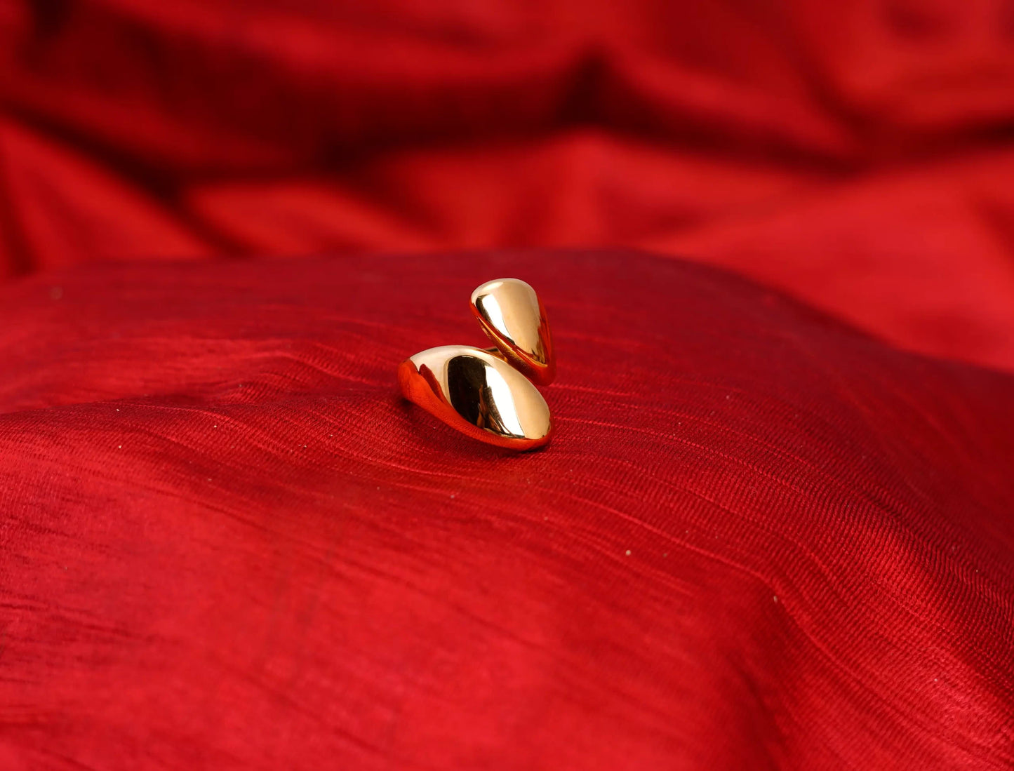 Smara Glossy Geometric Adjustable Ring