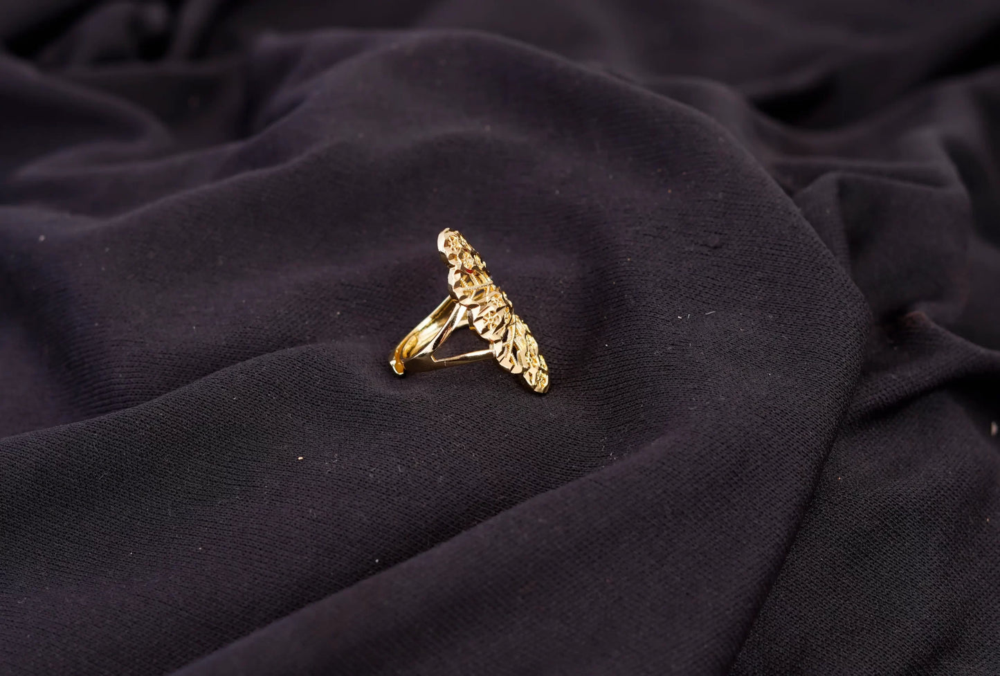 Smara Hollow Wings Adjustable Ring