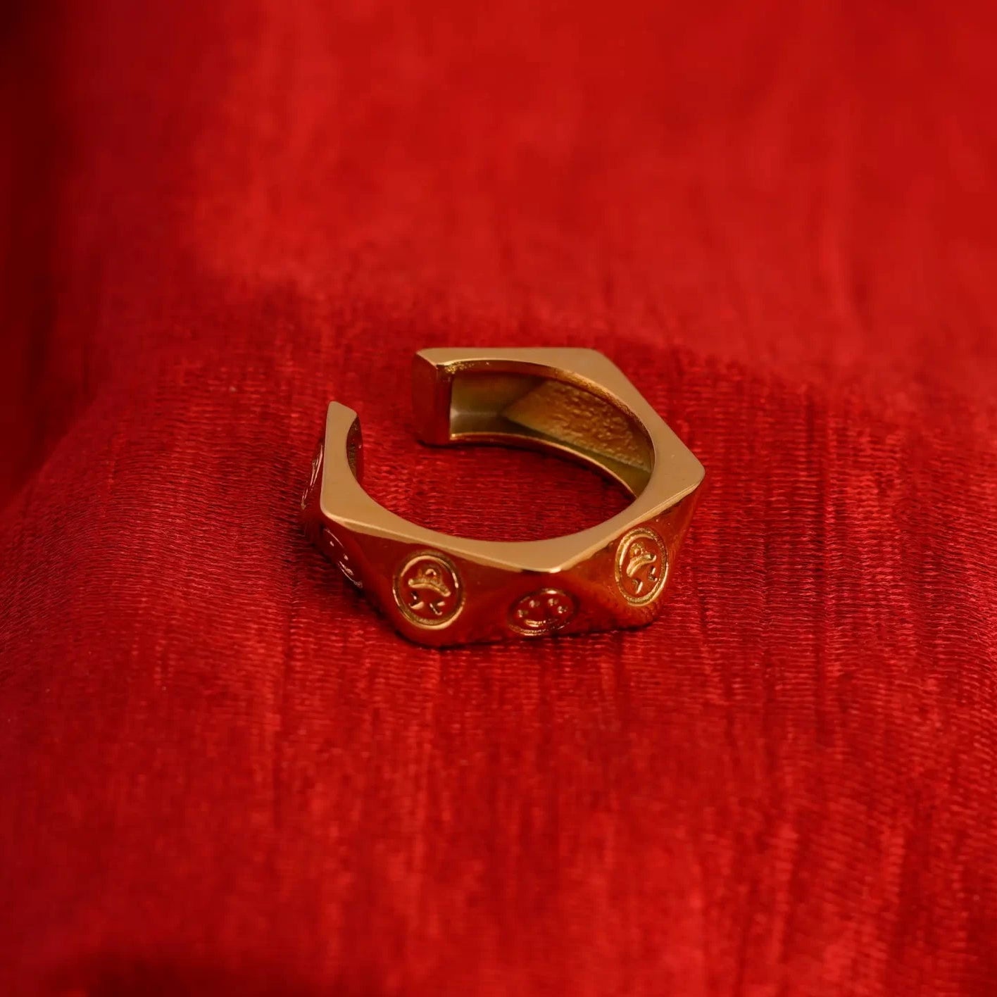 Smara Smiley Open Ring