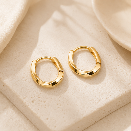 Smara 18K Gold Plated Huggie Hoop Earrings