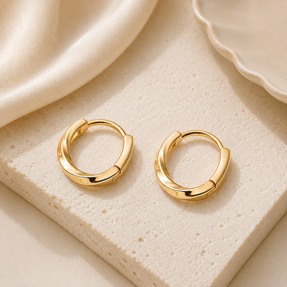 Smara 18K Gold Plated Huggie Hoop Earrings