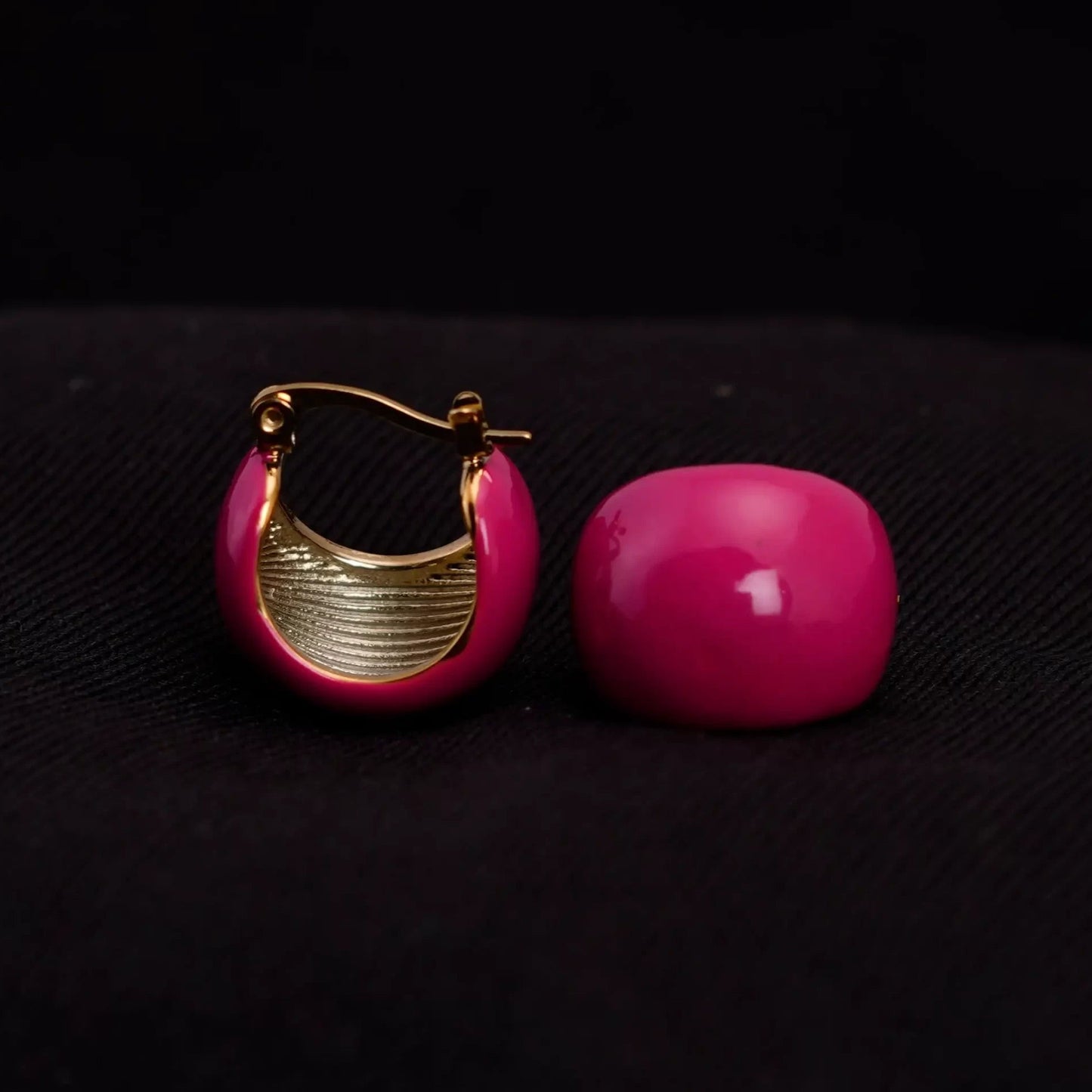 Smara weightless dripping round earrings