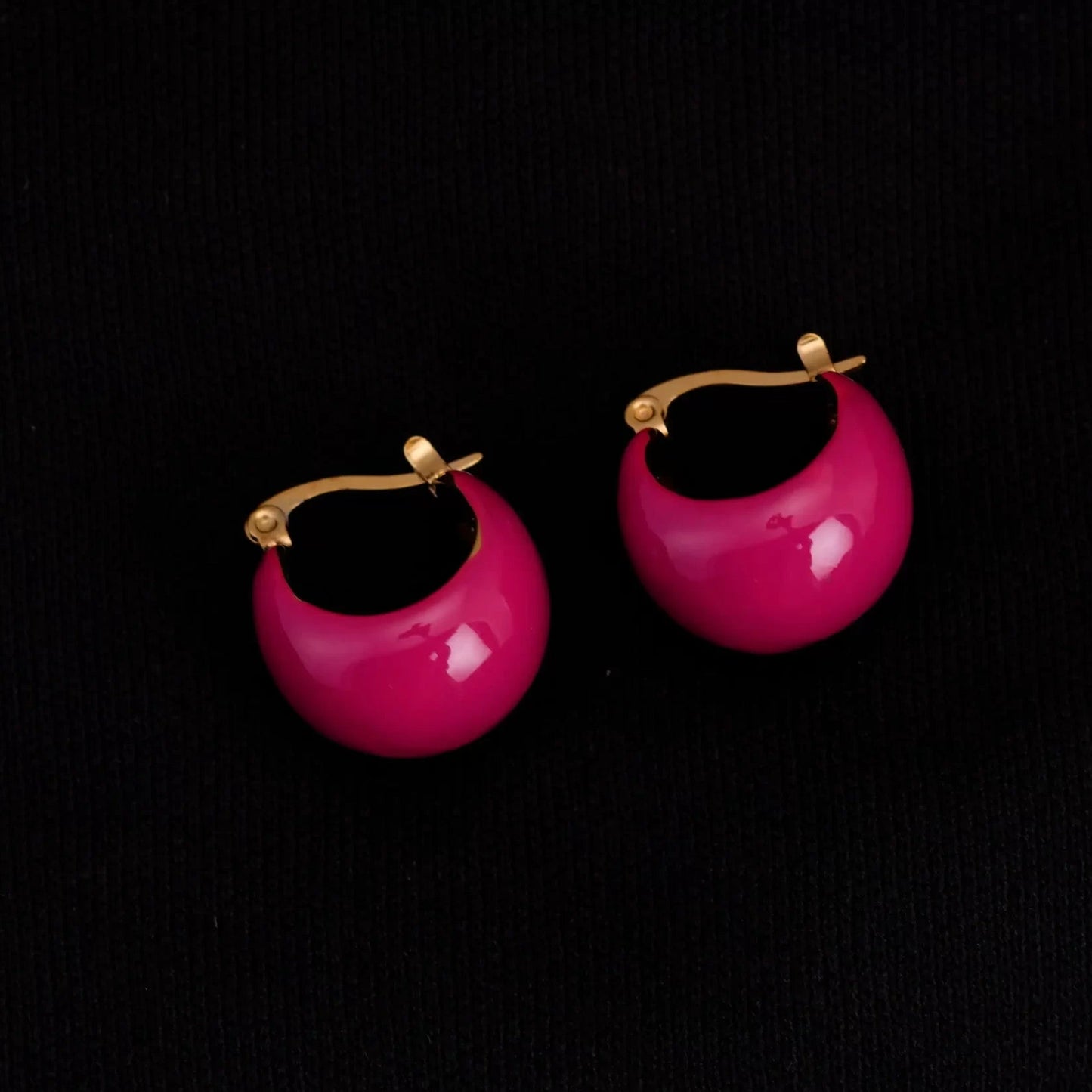 Smara weightless dripping round earrings