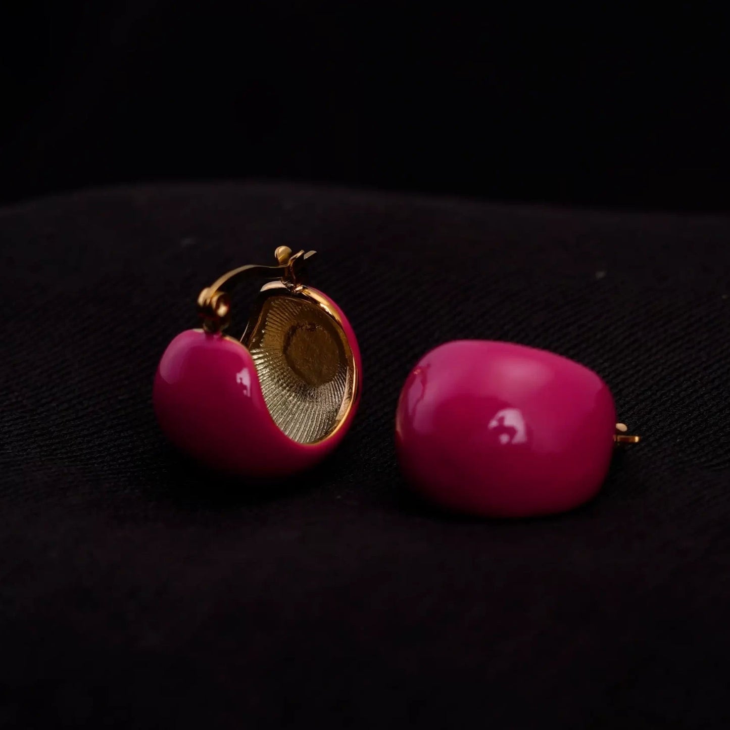Smara weightless dripping round earrings