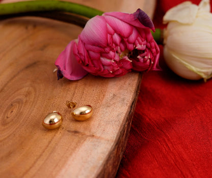 Smara Gold Oval Earrings