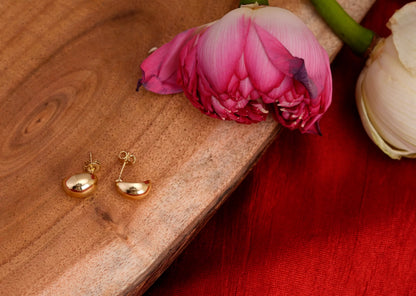 Smara Gold Oval Earrings