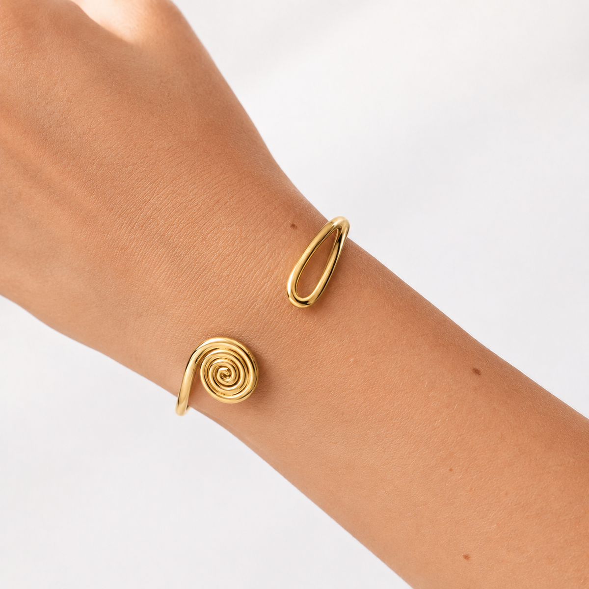 Smara 18K Gold Plated Asymmetrical Bracelet