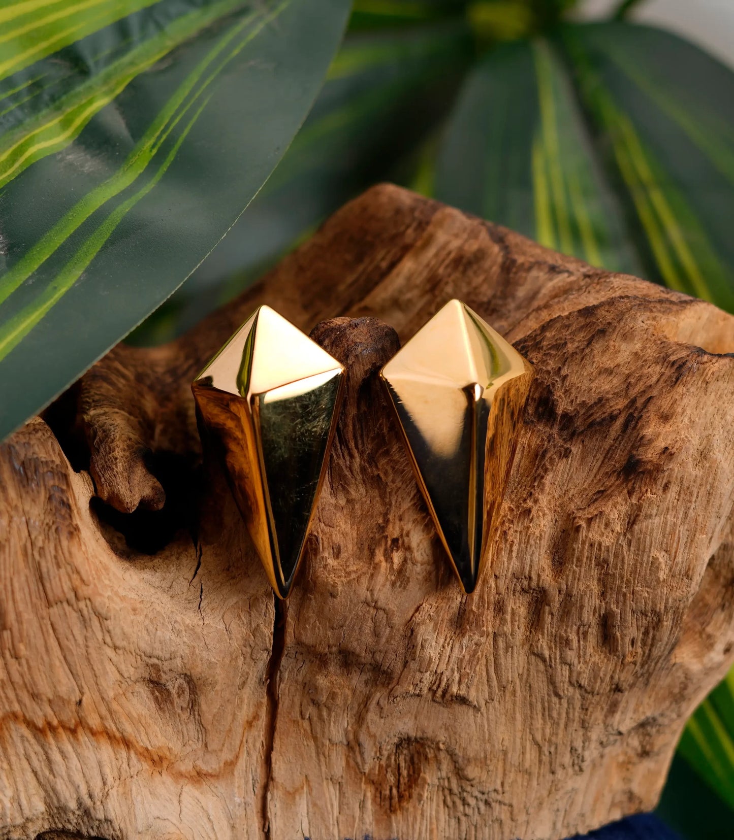 Smara Gold Rhombus Earrings