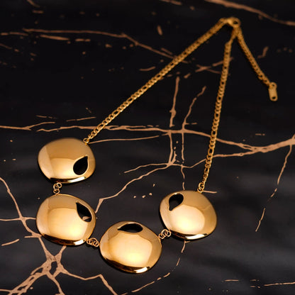 Smara Royal Gold Plated Notched Round Necklace