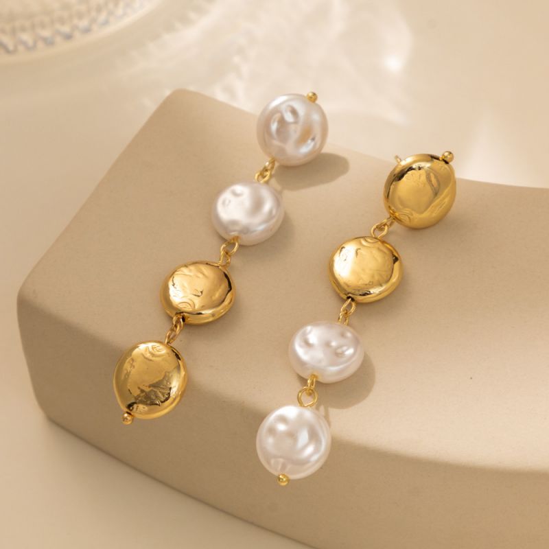 Smara Round Pearl Patchwork Earrings