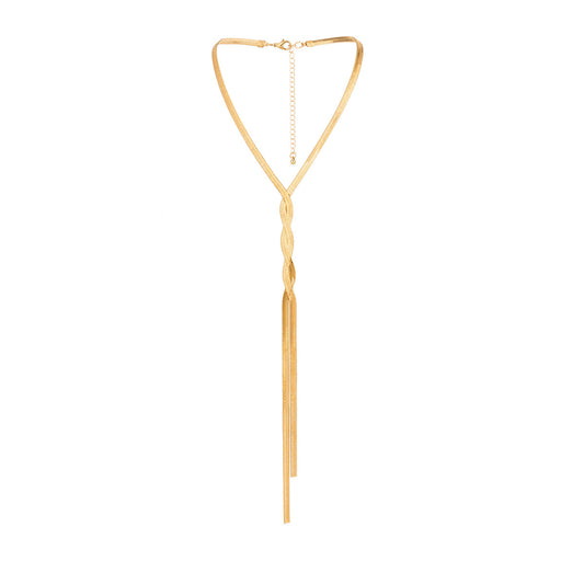 Close-up of gold plated tangled necklace with intricate detailing – Smara Jewellery 