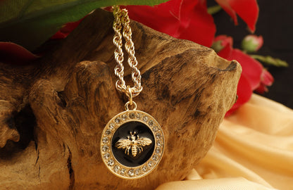 Smara Humblebee Necklace