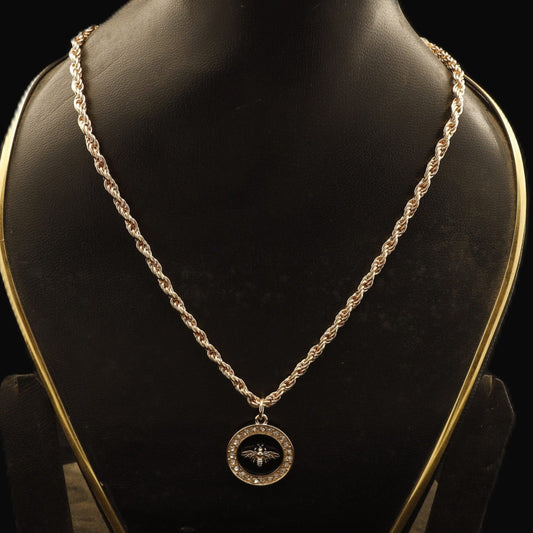 Smara Humblebee Necklace