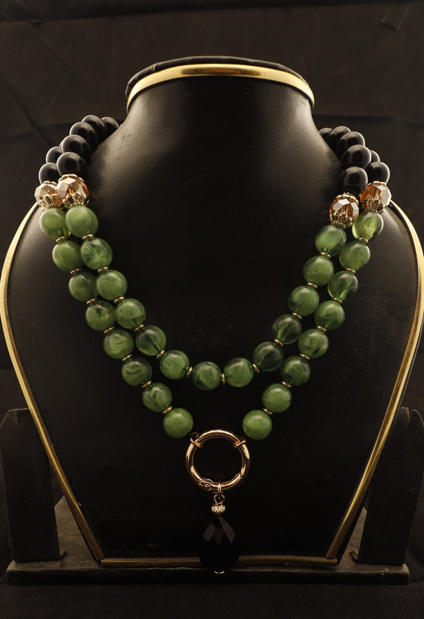 Smara Acrylic Necklace