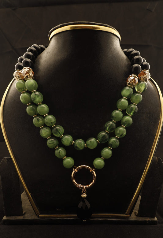 Smara Acrylic Necklace