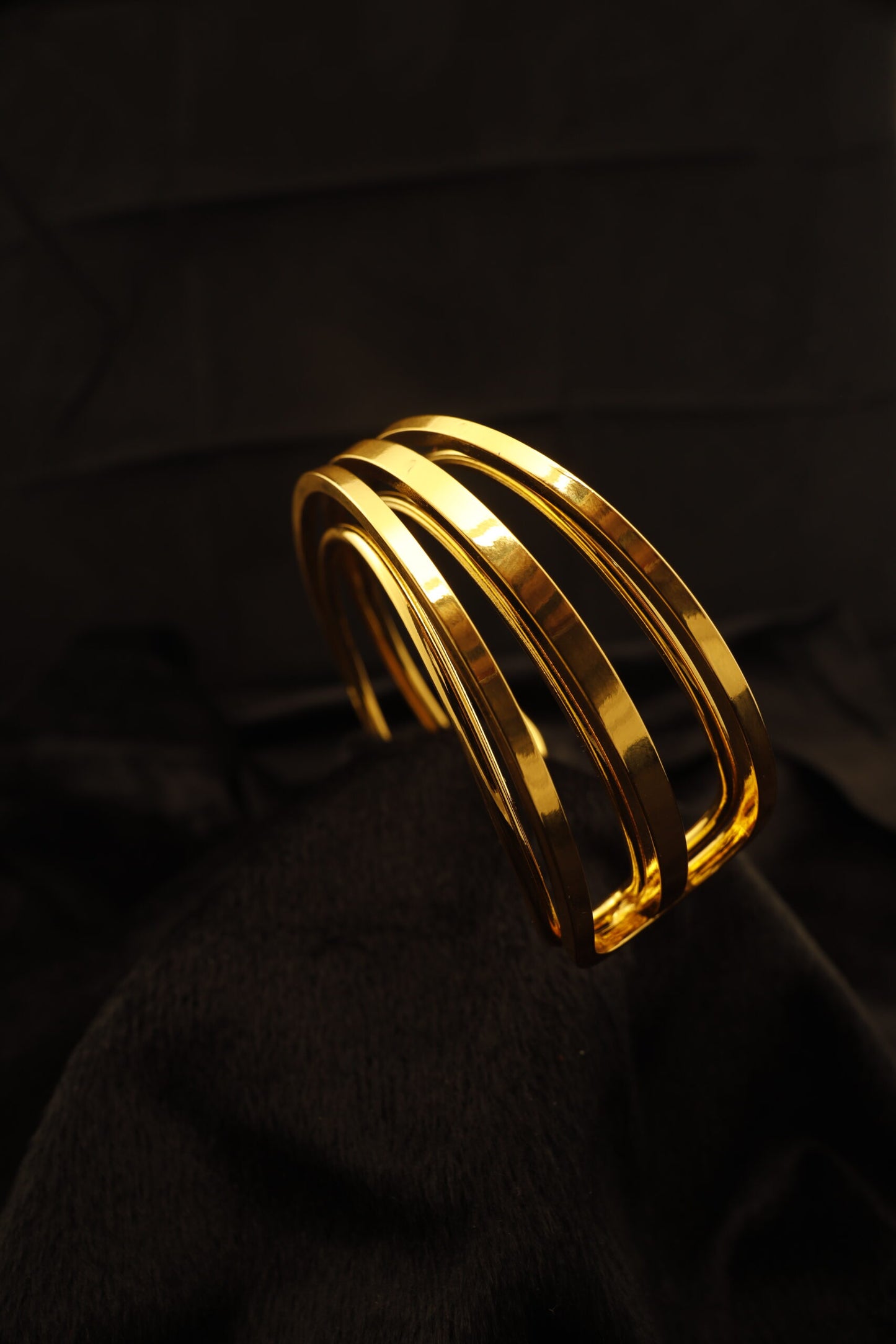 Smara 18k gold plated cuff bangle