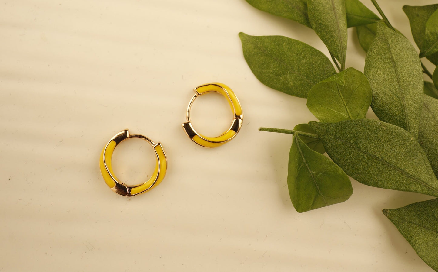 Smara 18k Gold Plated Huggie Earrings