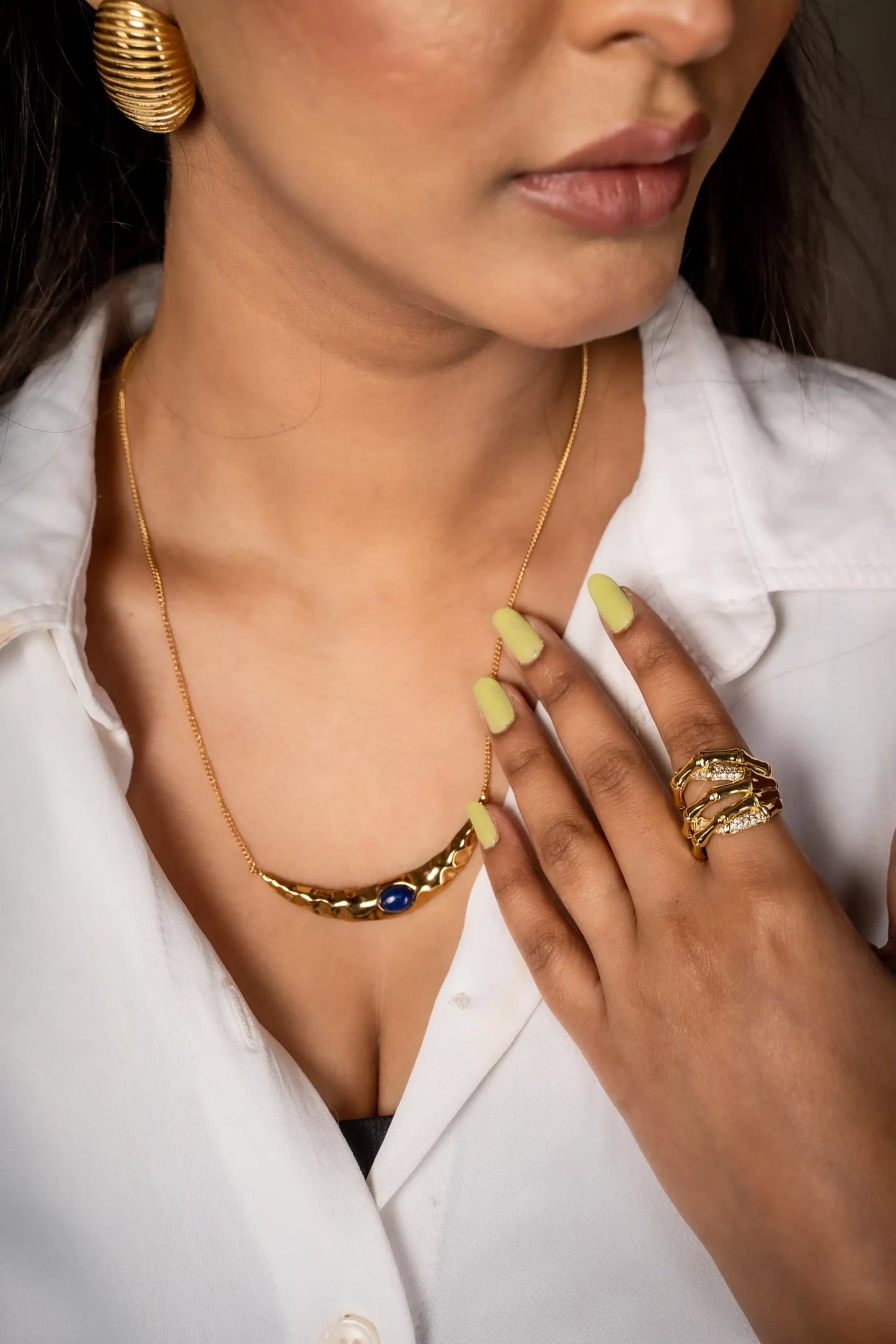 Smara Lapis Pleated Moon Necklace