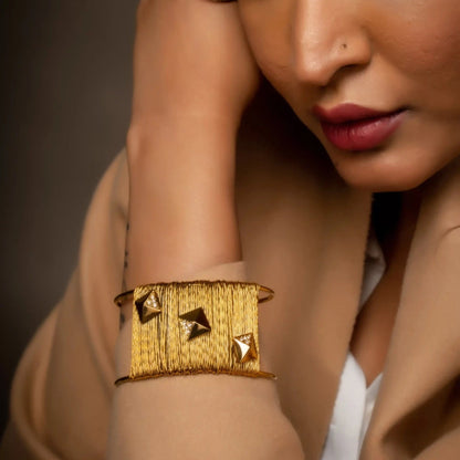 Smara Wired Broad Stone Studed Bracelet