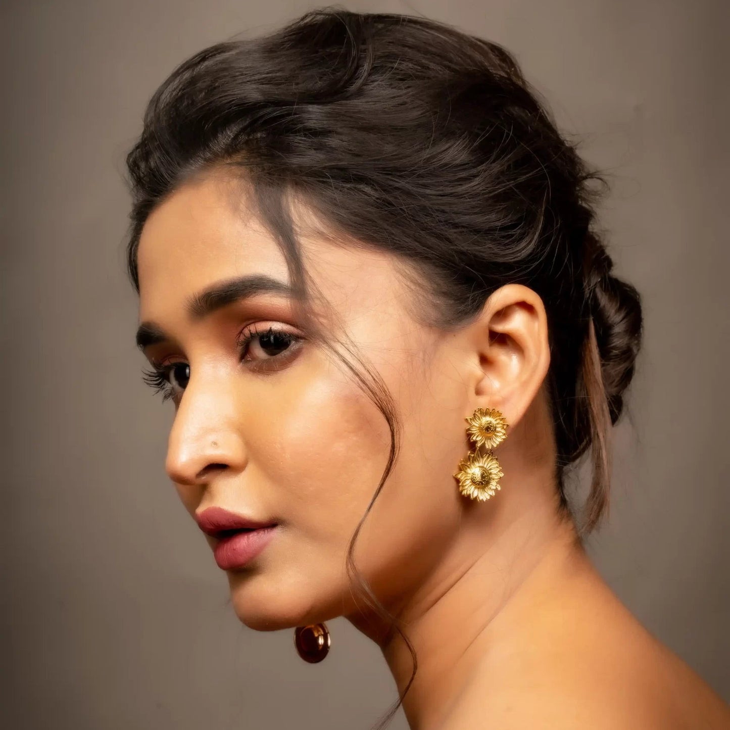 Smara Sunflower Earrings