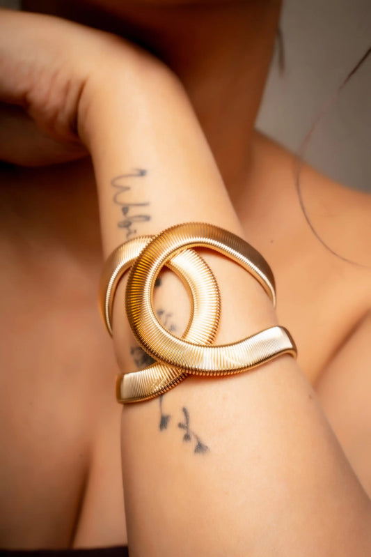 Smara Gold Cross Bracelet