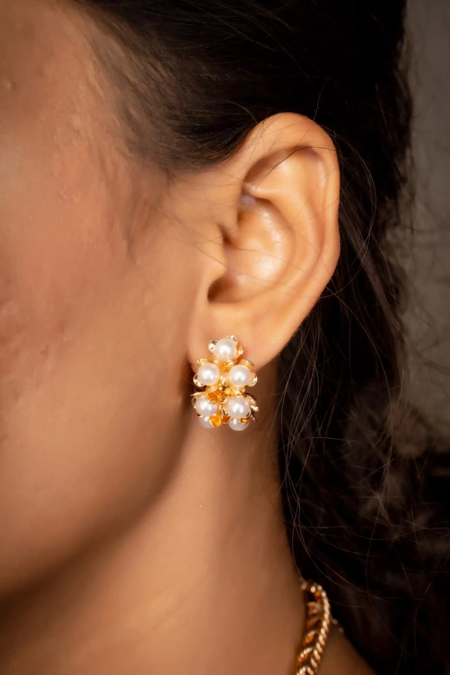 Smara 18k gold plated pearl hoops