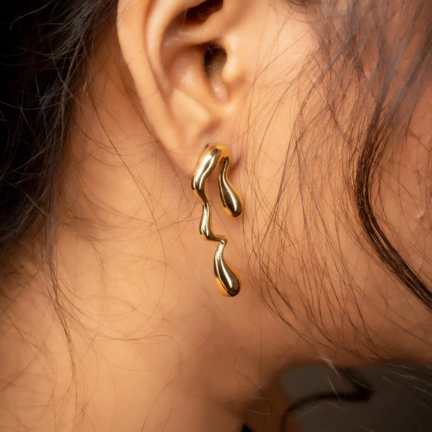 Smara Twisted Water Drop Earrings