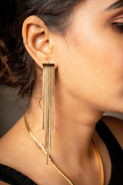 Smara Bold Chain Tassel Earrings