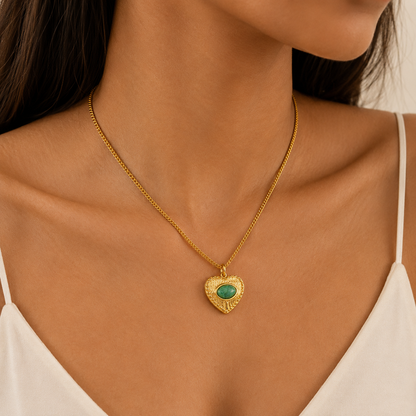 Smara Exquisite Heart Shaped Necklace