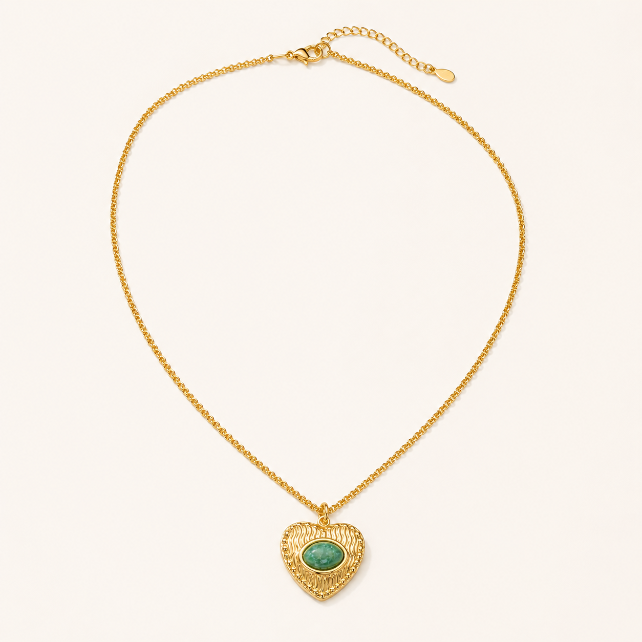 Smara Exquisite Heart Shaped Necklace
