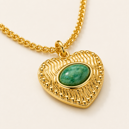 Smara Exquisite Heart Shaped Necklace