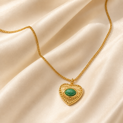 Smara Exquisite Heart Shaped Necklace