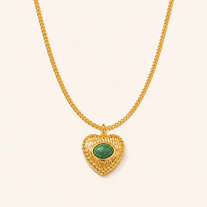 Smara Exquisite Heart Shaped Necklace